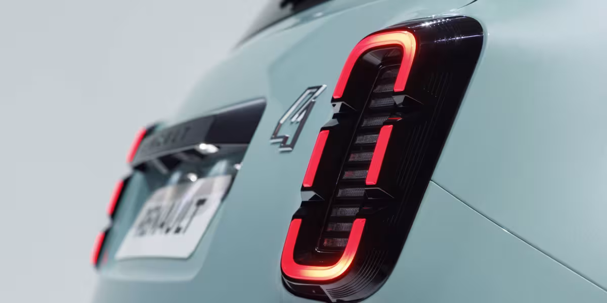 RENAULT 4 E-TECH ELECTRIC: THE COMEBACK OF A LEGEND