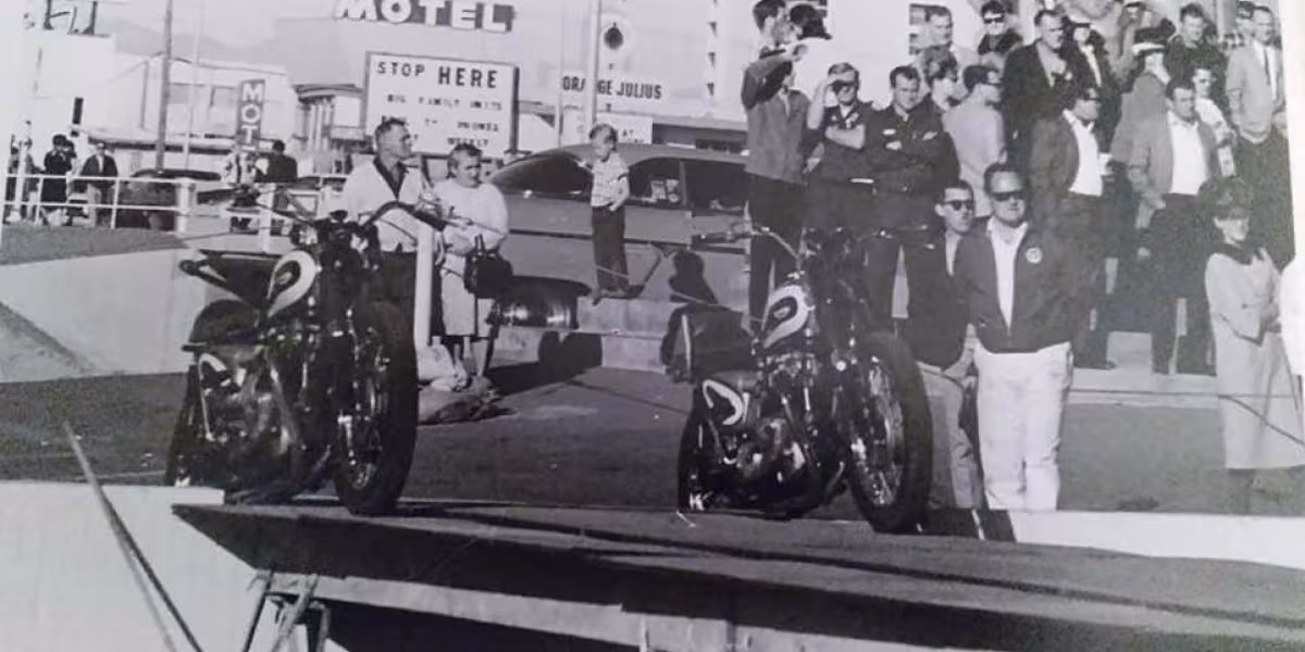 TRIUMPH UNVEILS TWO NEW ROCKET 3 EVEL KNIEVEL LIMITED EDITIONS