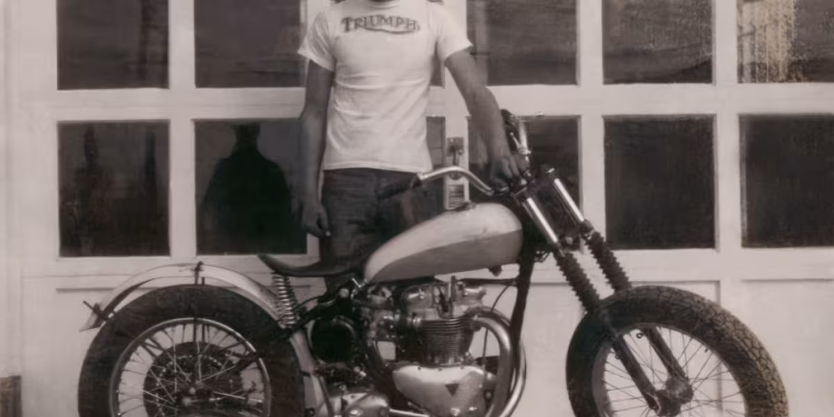 TRIUMPH UNVEILS TWO NEW ROCKET 3 EVEL KNIEVEL LIMITED EDITIONS