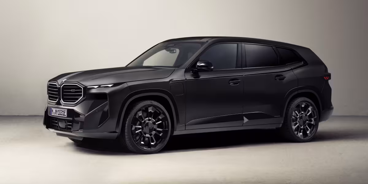 The 2025 BMW XMThe 2025 BMW XM