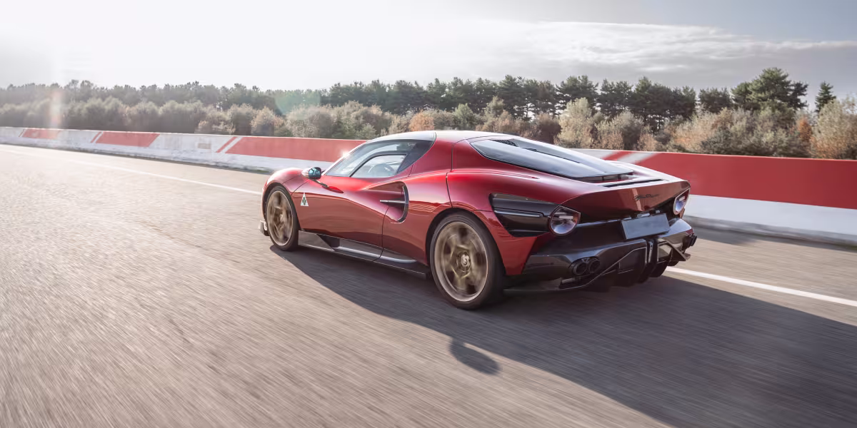 The 33 Stradale on the test bench with F1 Driver Valtteri Bottas