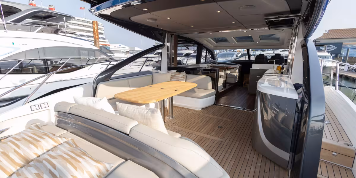 PRINCESS V55