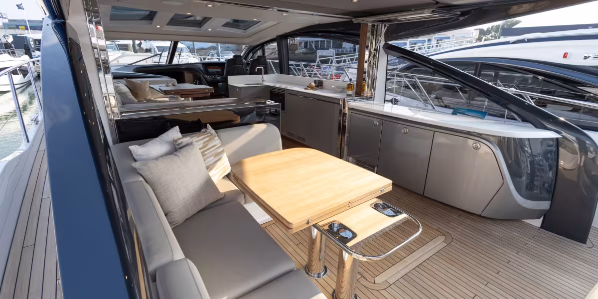PRINCESS V55