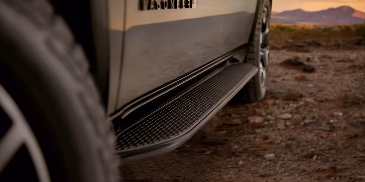 Jeep® Brand Debuts 2025 Wagoneer Overland Special Edition
