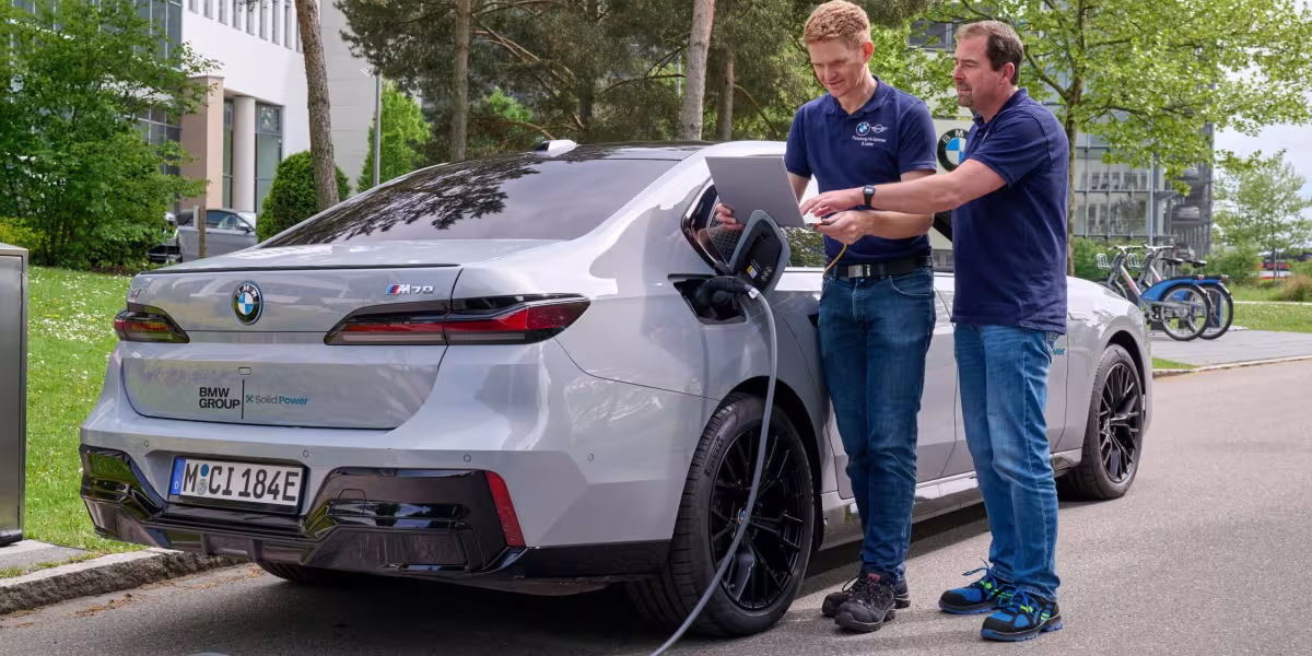BMW i7