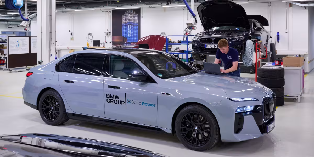 BMW i7