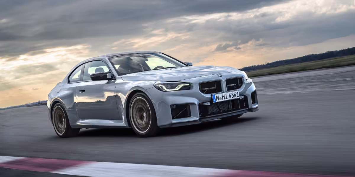 The new BMW M2 CS - Dynamic