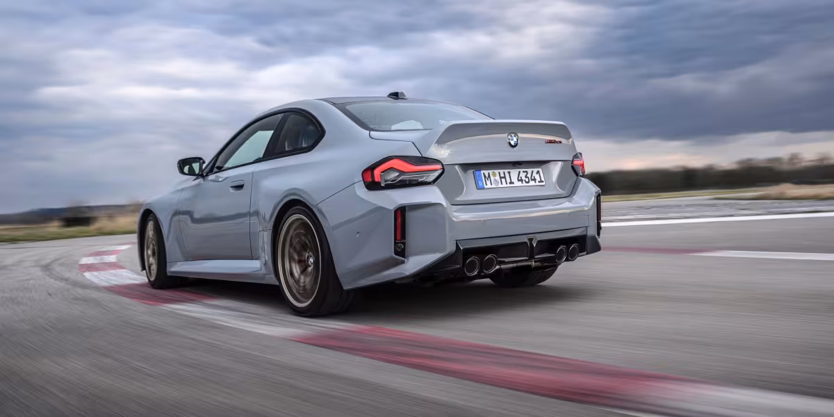 The new BMW M2 CS - Dynamic
