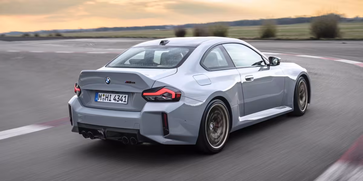 The new BMW M2 CS - Dynamic