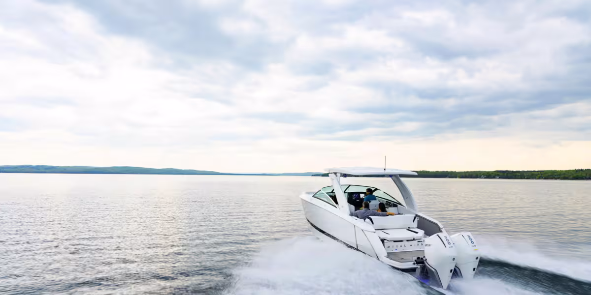 Four Winns H9 Outboard