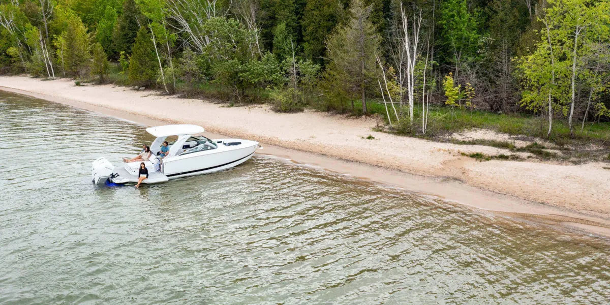 Four Winns H9 Outboard