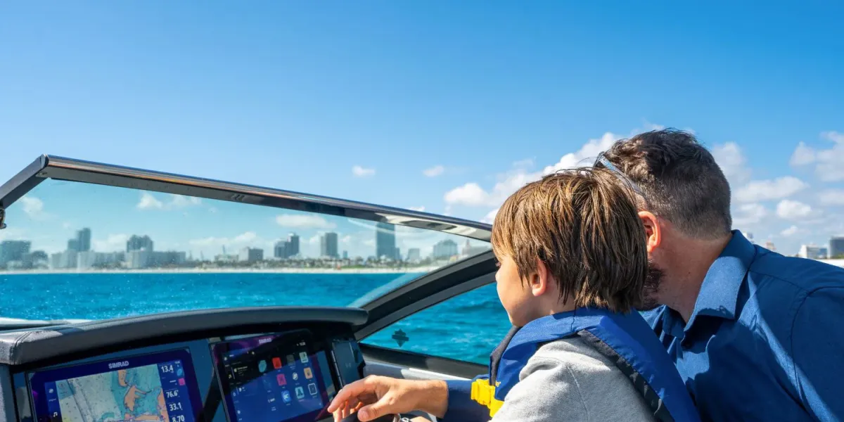 Four Winns H9 Outboard