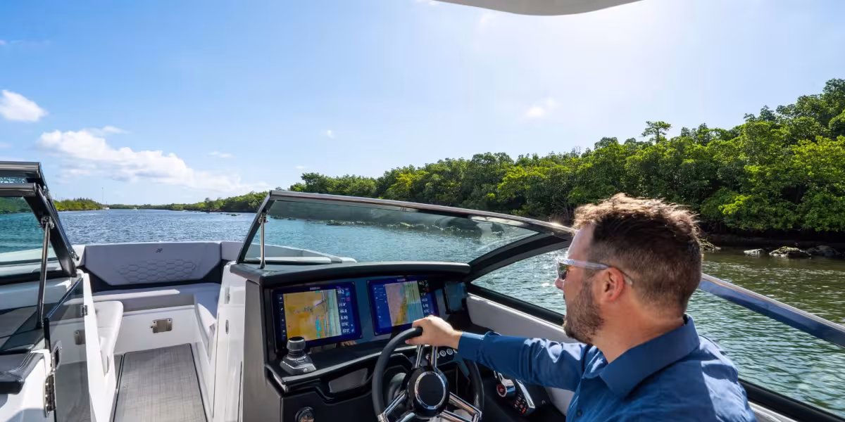 Four Winns H9 Outboard