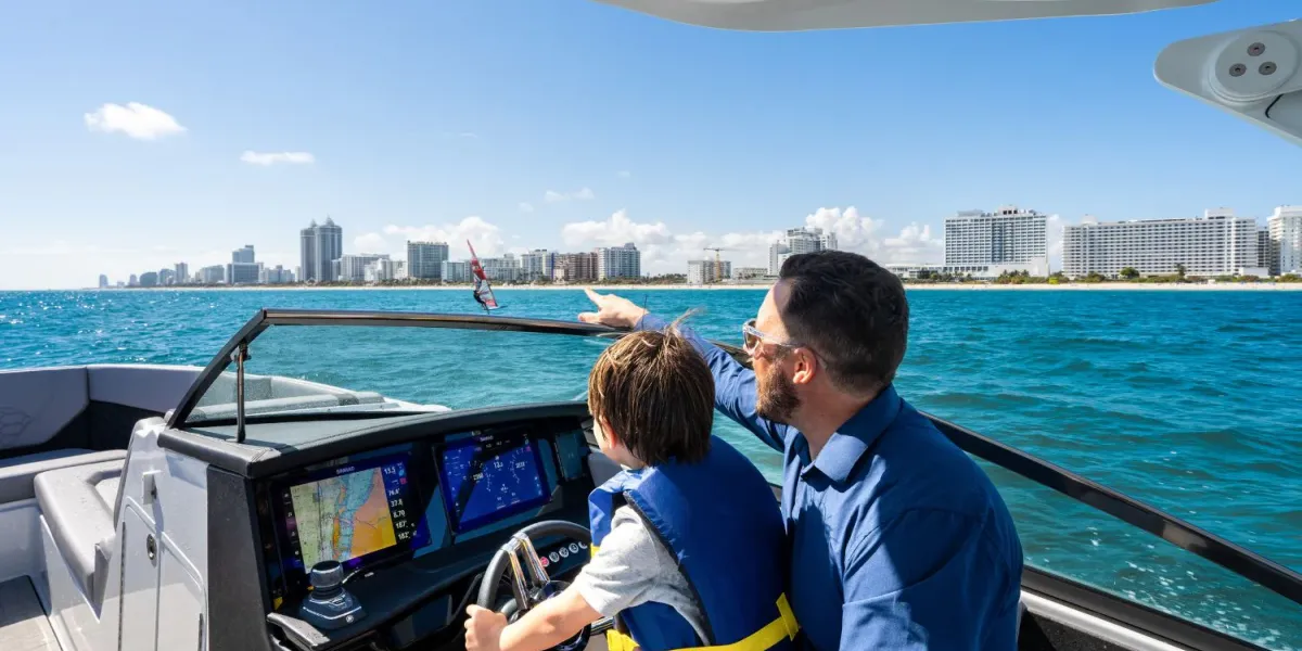 Four Winns H9 Outboard