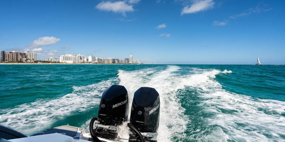 Four Winns H9 Outboard