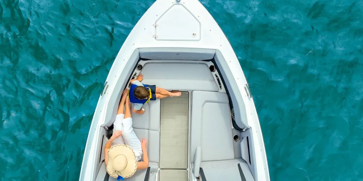 Four Winns H9 Outboard