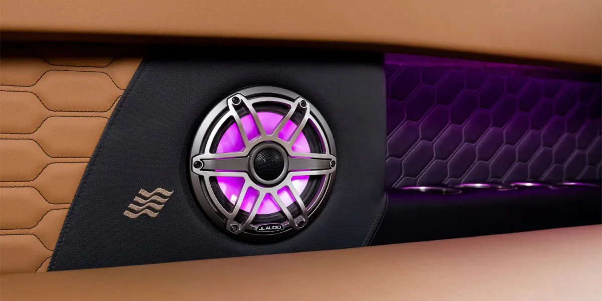 Four Winns H9 Outboard