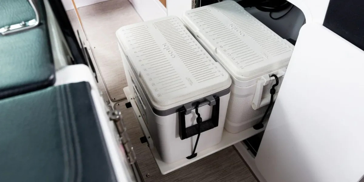 Four Winns H9 Outboard