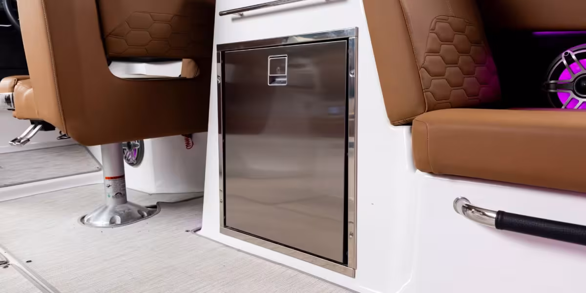 Four Winns H9 Outboard