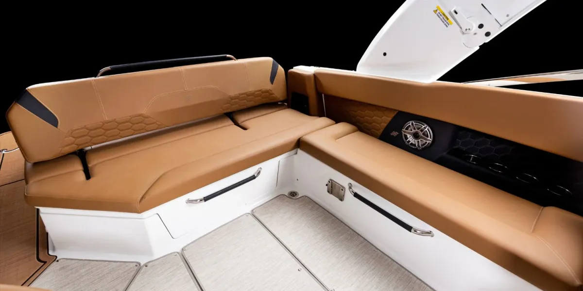 Four Winns H9 Outboard