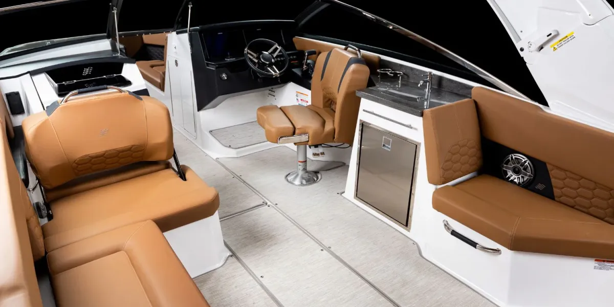 Four Winns H9 Outboard