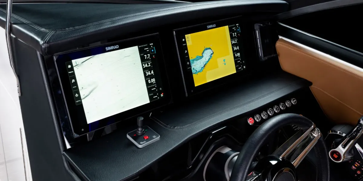 Four Winns H9 Outboard