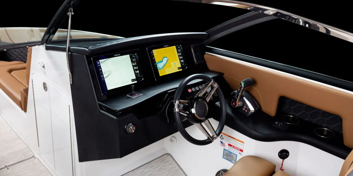 Four Winns H9 Outboard