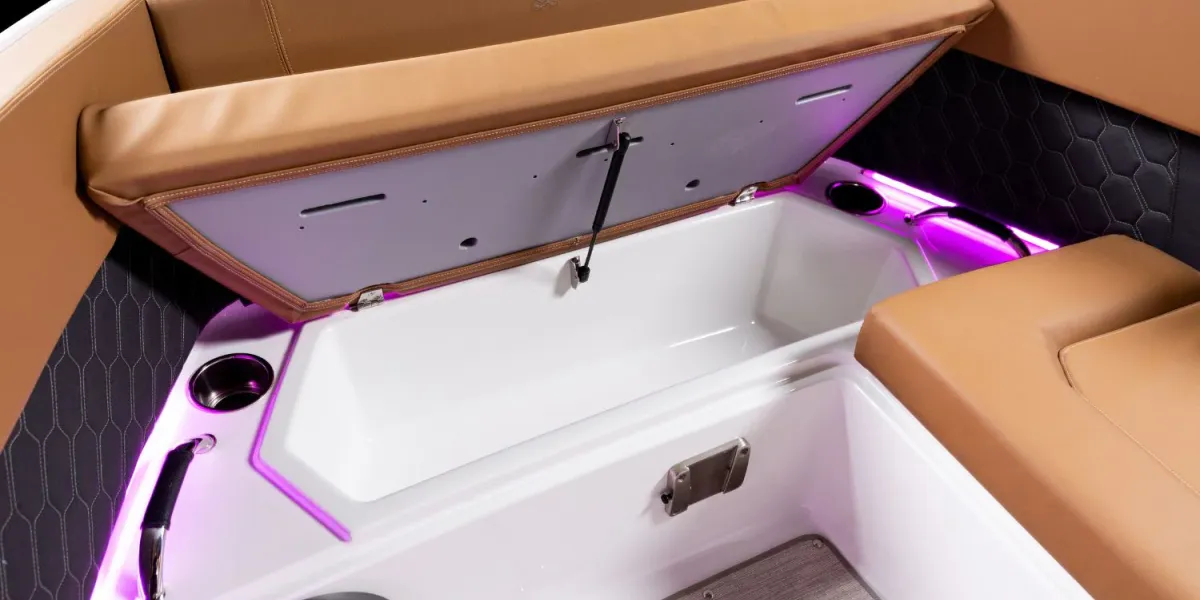 Four Winns H9 Outboard