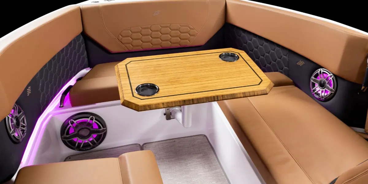 Four Winns H9 Outboard