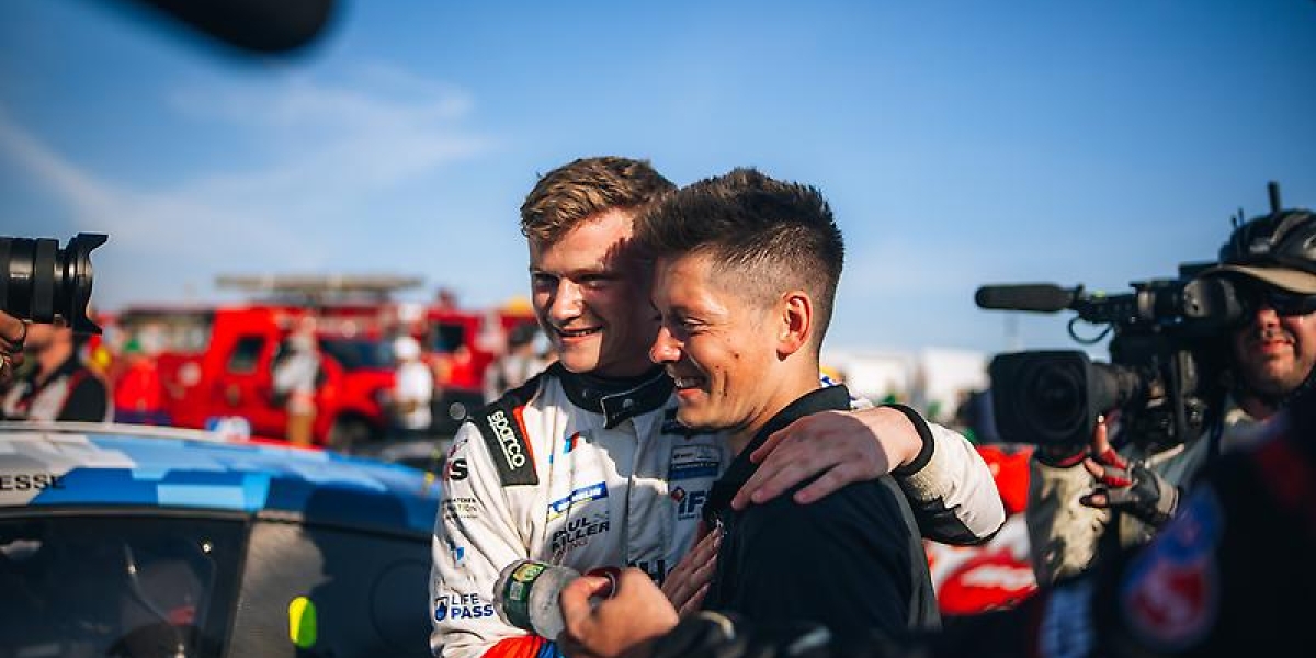 BMW M4 GT3 EVO celebrates its first win of the season at the Six Hours of the Glen